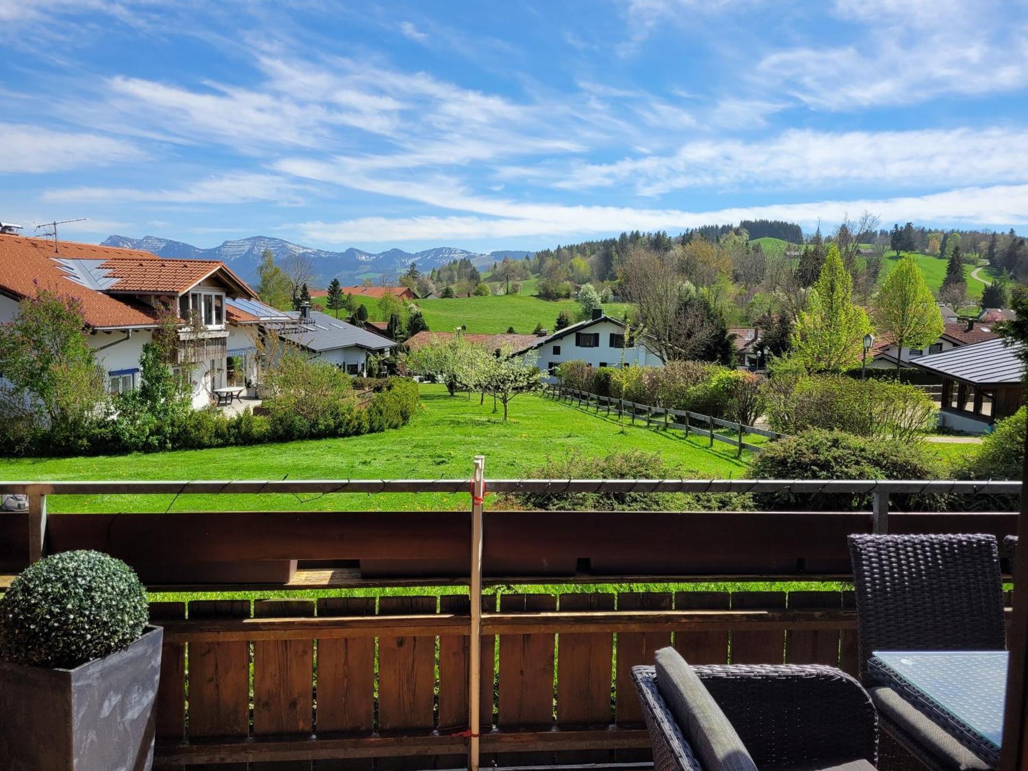 Lindners Hideaways - Bergnest Lodge - Bergblick Fewo 6 Pers Balkon Garten Hund Ski Unterkunft Luftkurort Oberreute Naehe Buchenegger Wasserfaelle Eistobel Bodensee Exterior foto
